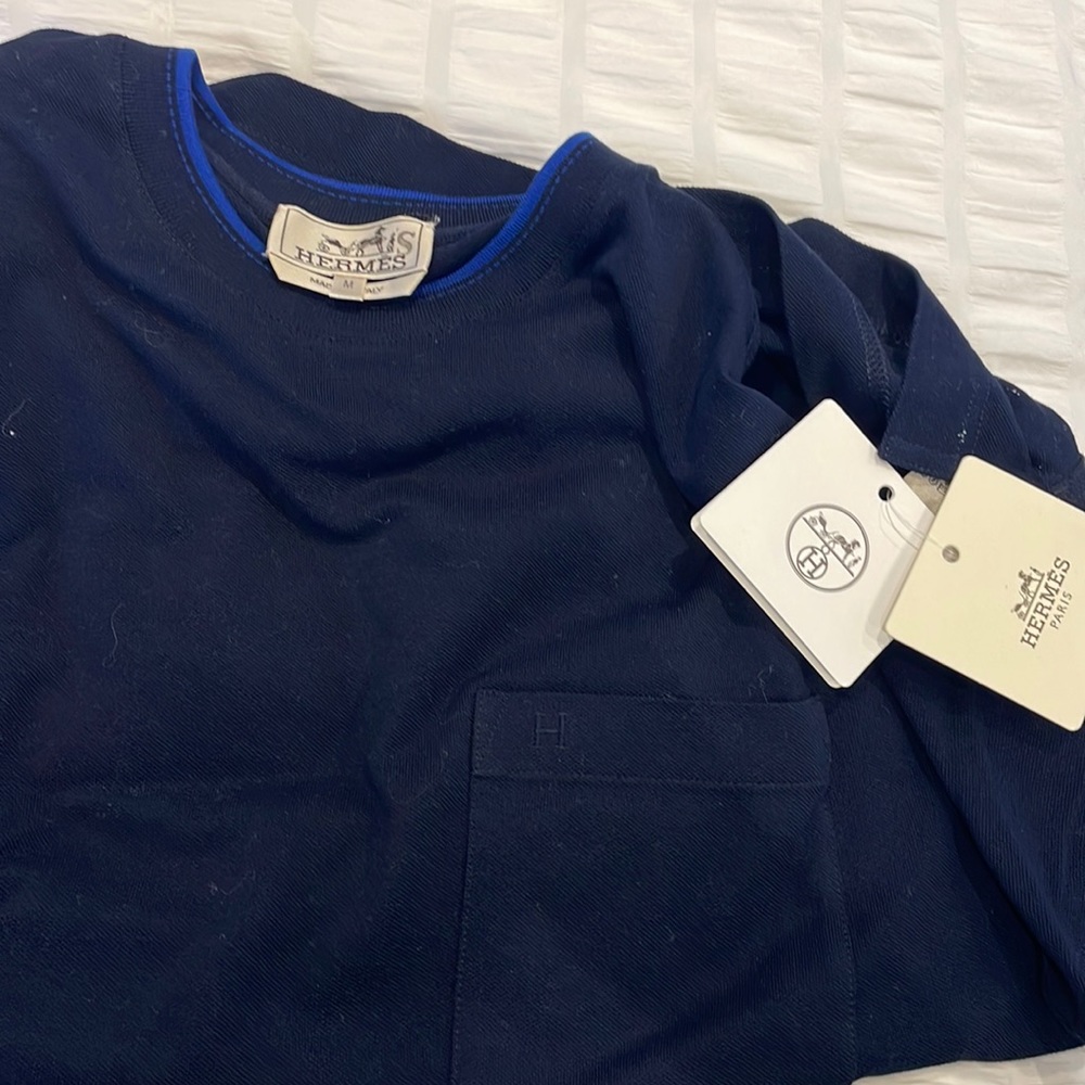 AUTHENTIC HERMES MEN T SHIRT NEVER WORN WITH TAGS